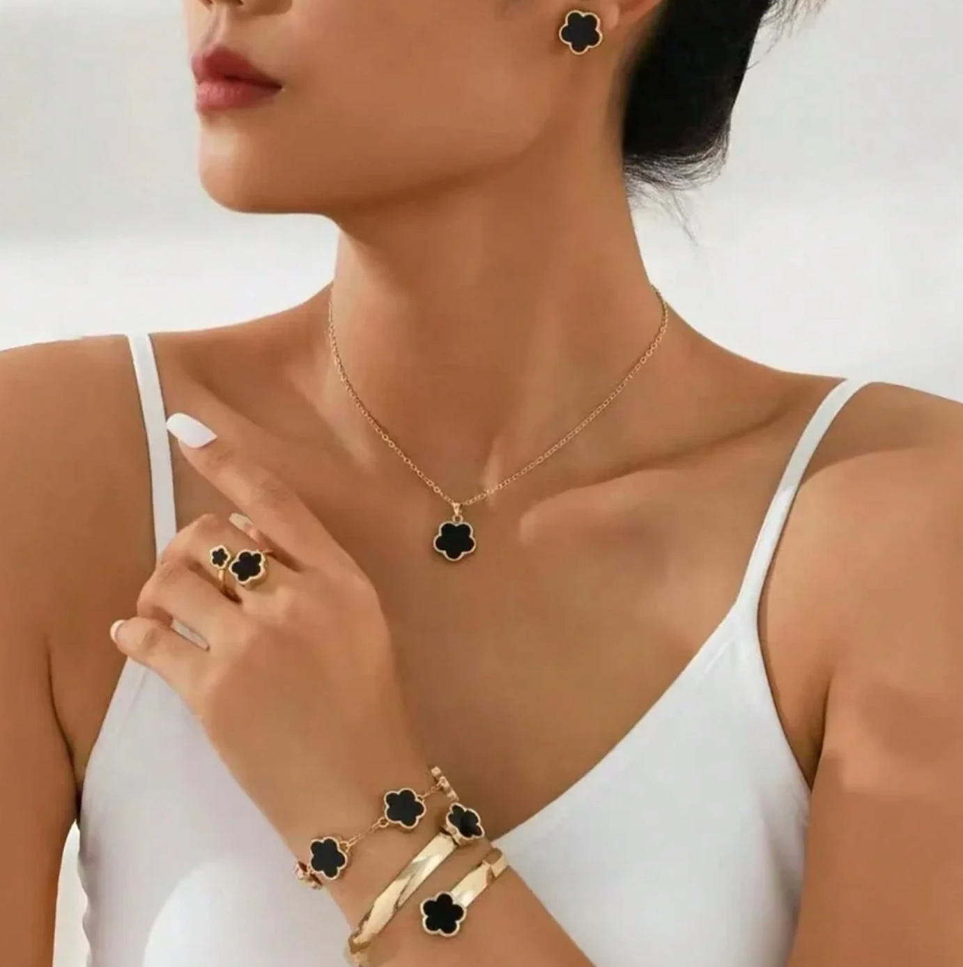 Elegance Clover Set
